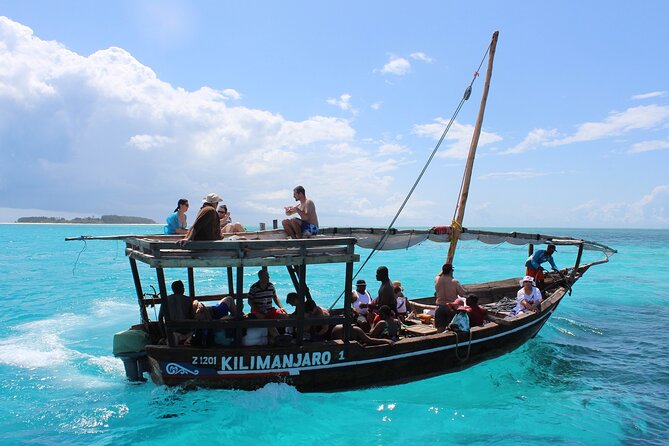akika tours